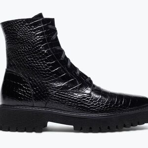 Freda Salvador Emi boot in black croc w Lug Sole